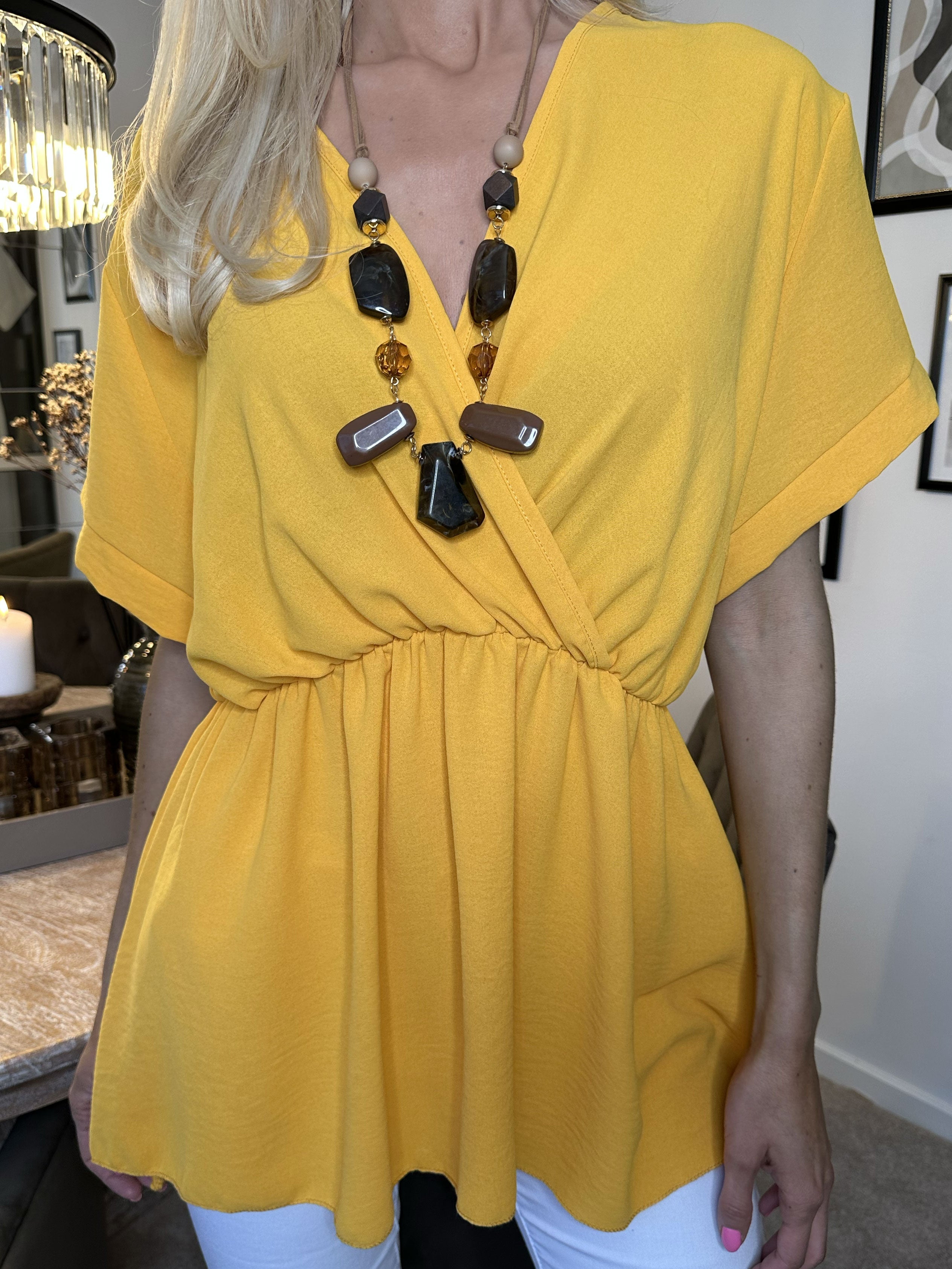 Hermina - Söt blus med gummiband i midjan